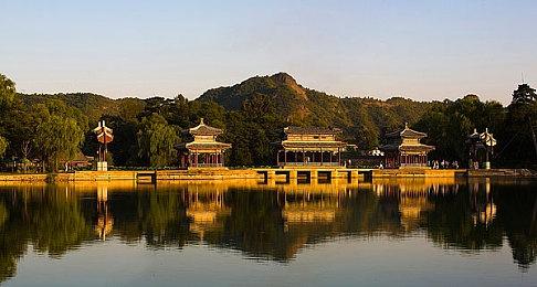 模拟经营游戏《糖果店模拟器》Steam页面上线 支持简体中文